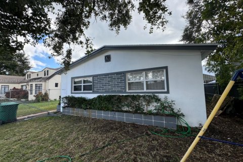 Commercial property in Miami, Florida 156.63 sq.m. № 1770751 - photo 14