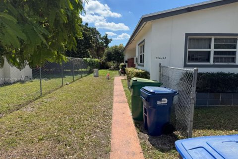 Commercial property in Miami, Florida 156.63 sq.m. № 1770751 - photo 12