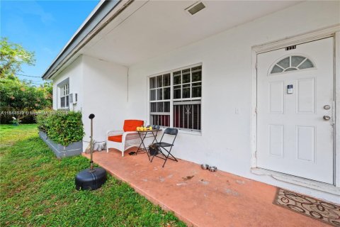 Commercial property in Miami, Florida 156.63 sq.m. № 1770751 - photo 21