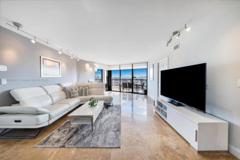 Condominio en venta en Miami, Florida, 2 dormitorios, 117.8 m2 № 1951996 - foto 1