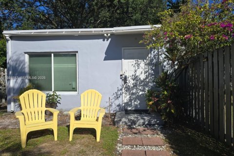 House in Hollywood, Florida 3 bedrooms, 197.88 sq.m. № 2003053 - photo 17