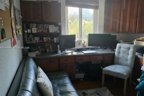 House in Hollywood, Florida 3 bedrooms, 197.88 sq.m. № 2003053 - photo 12