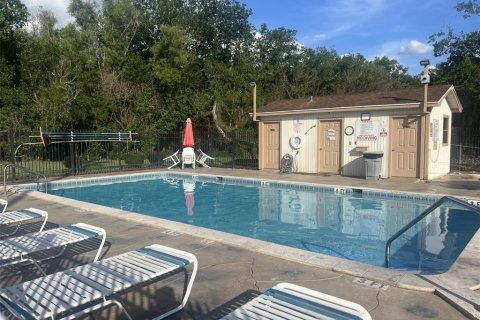 Condo in Mulberry, Florida, 2 bedrooms  № 2232624 - photo 11
