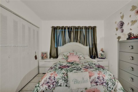 Снять в аренду кондоминиум в Майами, Флорида 1 спальня, 54.16м2, № 2001067 - фото 12