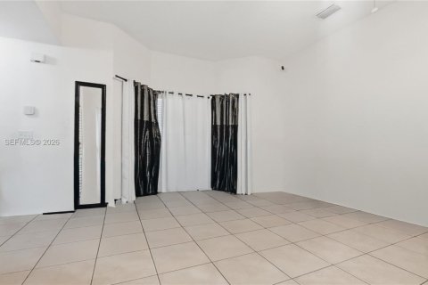 Touwnhouse à vendre à Homestead, Floride: 2 chambres, 132.94 m2 № 2090347 - photo 4