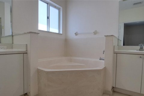 Touwnhouse à vendre à Homestead, Floride: 2 chambres, 132.94 m2 № 2090347 - photo 30