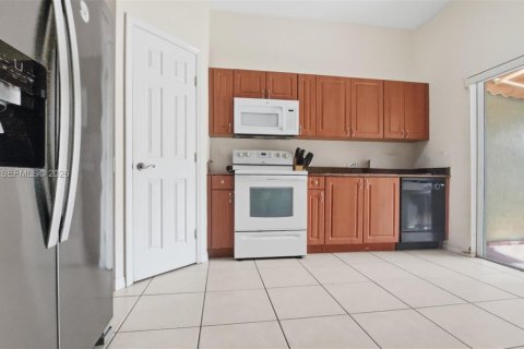 Touwnhouse à vendre à Homestead, Floride: 2 chambres, 132.94 m2 № 2090347 - photo 7