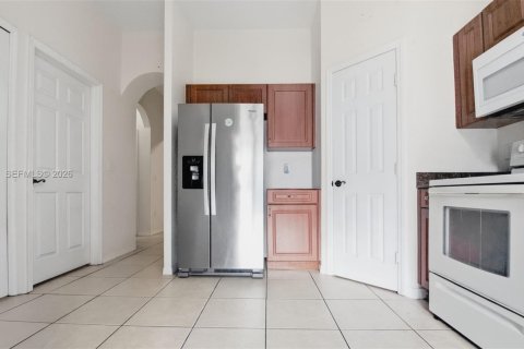 Touwnhouse à vendre à Homestead, Floride: 2 chambres, 132.94 m2 № 2090347 - photo 6