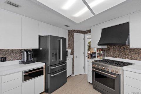 Casa en venta en Crystal River, Florida, 5 dormitorios, 344.57 m2 № 2140709 - foto 13
