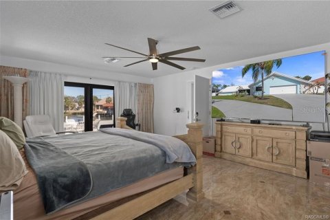 Casa en venta en Crystal River, Florida, 5 dormitorios, 344.57 m2 № 2140709 - foto 18