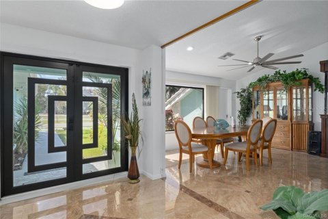 Casa en venta en Crystal River, Florida, 5 dormitorios, 344.57 m2 № 2140709 - foto 6