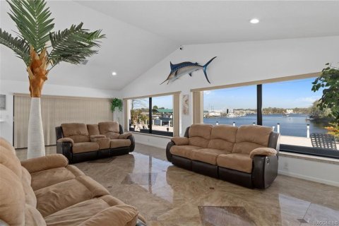Casa en venta en Crystal River, Florida, 5 dormitorios, 344.57 m2 № 2140709 - foto 26