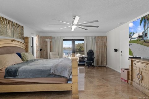 Casa en venta en Crystal River, Florida, 5 dormitorios, 344.57 m2 № 2140709 - foto 19