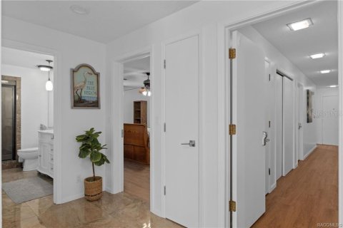 Casa en venta en Crystal River, Florida, 5 dormitorios, 344.57 m2 № 2140709 - foto 30