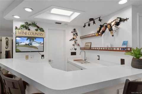 Casa en venta en Crystal River, Florida, 5 dormitorios, 344.57 m2 № 2140709 - foto 5