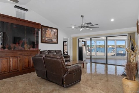 Casa en venta en Crystal River, Florida, 5 dormitorios, 344.57 m2 № 2140709 - foto 14