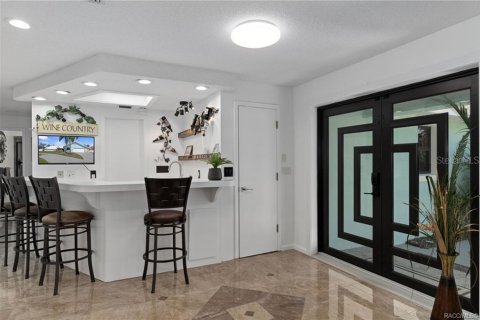 Casa en venta en Crystal River, Florida, 5 dormitorios, 344.57 m2 № 2140709 - foto 4
