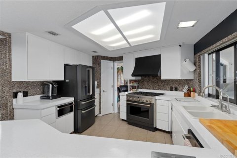 Casa en venta en Crystal River, Florida, 5 dormitorios, 344.57 m2 № 2140709 - foto 10