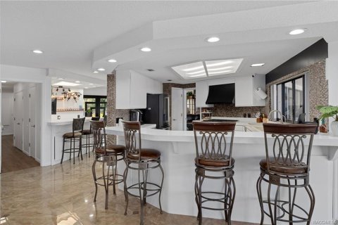Casa en venta en Crystal River, Florida, 5 dormitorios, 344.57 m2 № 2140709 - foto 9