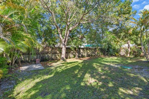Villa ou maison à vendre à Hollywood, Floride: 2 chambres, 77.2 m2 № 1159991 - photo 1