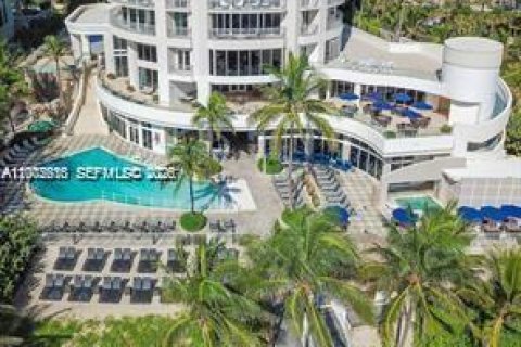 Condo in Sunny Isles Beach, Florida, 1 bedroom № 2090793 - photo 8
