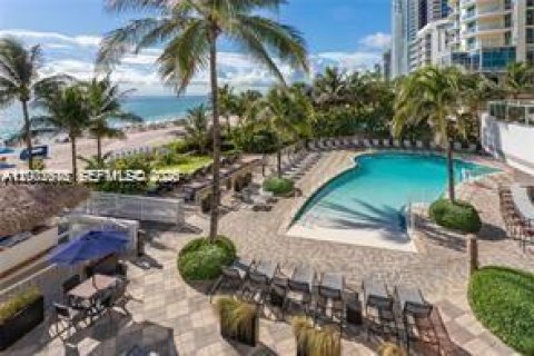 Condo in Sunny Isles Beach, Florida, 1 bedroom № 2090793 - photo 21