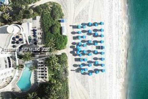 Condo in Sunny Isles Beach, Florida, 1 bedroom № 2090793 - photo 27