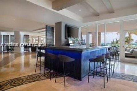 Condo in Sunny Isles Beach, Florida, 1 bedroom № 2090793 - photo 13