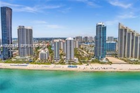 Condo in Sunny Isles Beach, Florida, 1 bedroom  № 2090793