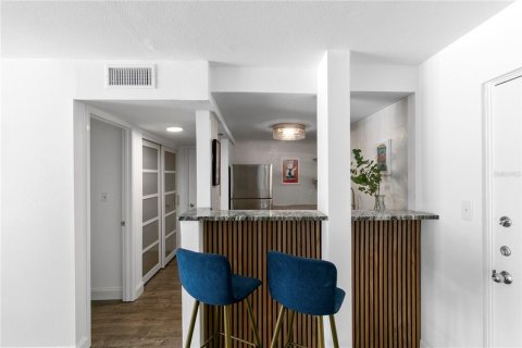 Condo in Tampa, Florida, 1 bedroom № 2123614 - photo 10