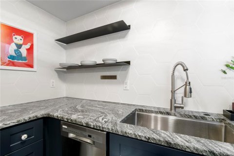 Condo in Tampa, Florida, 1 bedroom № 2123614 - photo 12