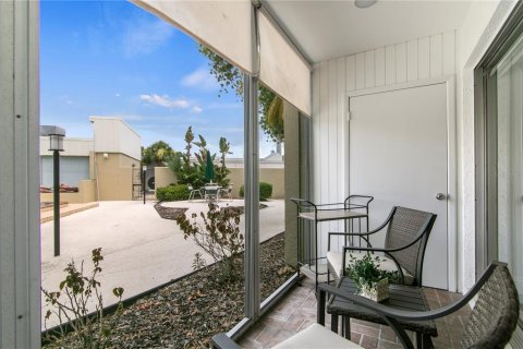 Condo in Tampa, Florida, 1 bedroom № 2123614 - photo 8