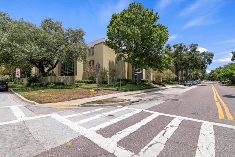 Condo in Tampa, Florida, 1 bedroom № 2123614 - photo 25
