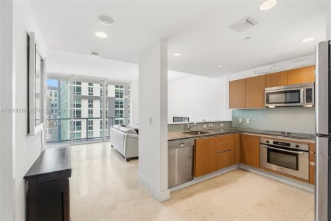 Condominio en venta en Miami, Florida, 55.83 m2 № 2145918 - foto 2