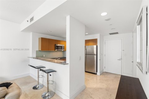 Condominio en venta en Miami, Florida, 55.83 m2 № 2145918 - foto 9