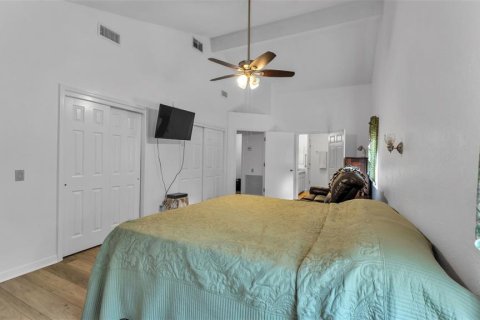 House in Lakeland, Florida 3 bedrooms, 222.41 sq.m. № 2120402 - photo 27