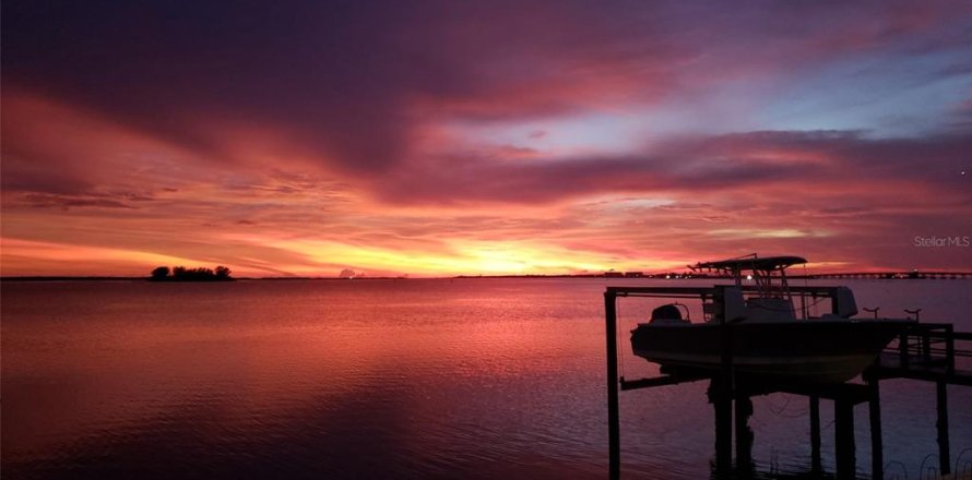 Casa en Dunedin, Florida 3 dormitorios, 182.27 m2 № 1634425