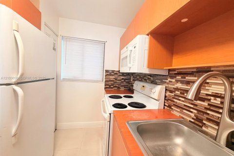 Condo à Hialeah, Floride, 2 chambres  № 2425063
