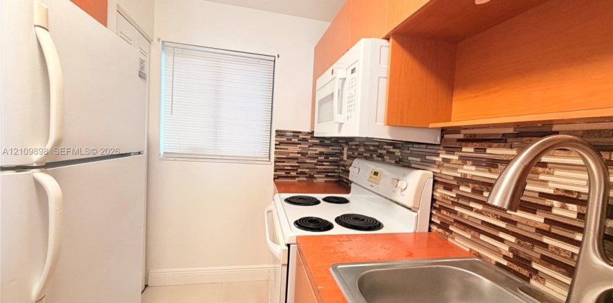 Condo à Hialeah, Floride, 2 chambres  № 2425063