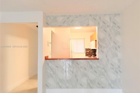 Copropriété à louer à Hialeah, Floride: 2 chambres, 82.68 m2 № 2425063 - photo 20