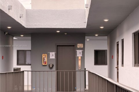 Copropriété à louer à Hialeah, Floride: 2 chambres, 82.68 m2 № 2425063 - photo 22