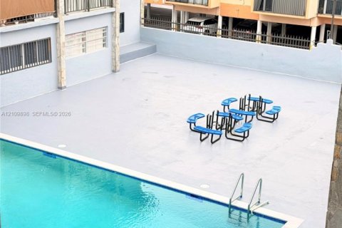 Copropriété à louer à Hialeah, Floride: 2 chambres, 82.68 m2 № 2425063 - photo 30