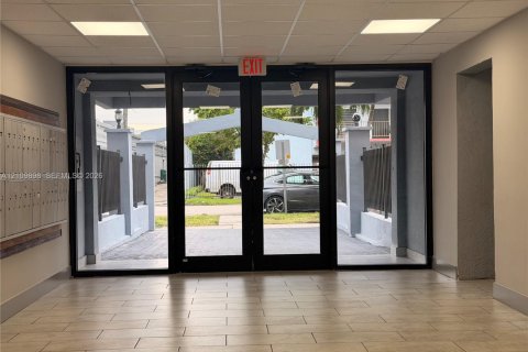 Copropriété à louer à Hialeah, Floride: 2 chambres, 82.68 m2 № 2425063 - photo 27