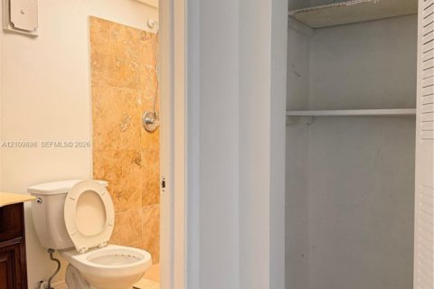 Copropriété à louer à Hialeah, Floride: 2 chambres, 82.68 m2 № 2425063 - photo 10