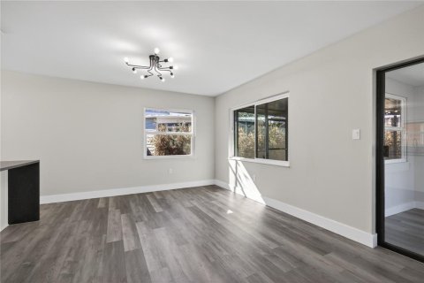 House in Tavares, Florida 2 bedrooms, 130.06 sq.m. № 2114747 - photo 19