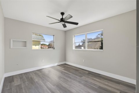 House in Tavares, Florida 2 bedrooms, 130.06 sq.m. № 2114747 - photo 26
