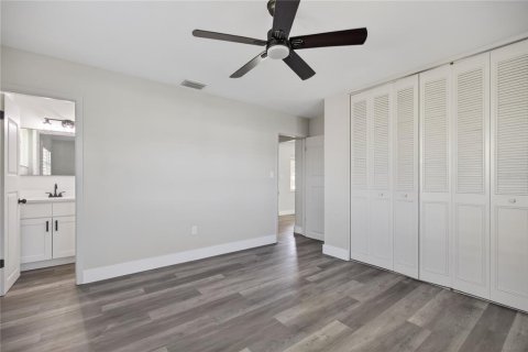 House in Tavares, Florida 2 bedrooms, 130.06 sq.m. № 2114747 - photo 22
