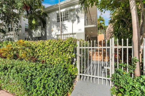Condo in Miami Beach, Florida, 1 bedroom  № 1811283 - photo 19