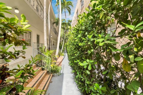 Condo in Miami Beach, Florida, 1 bedroom  № 1811283 - photo 21