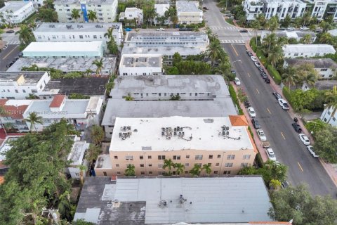 Condo in Miami Beach, Florida, 1 bedroom  № 1811283 - photo 29